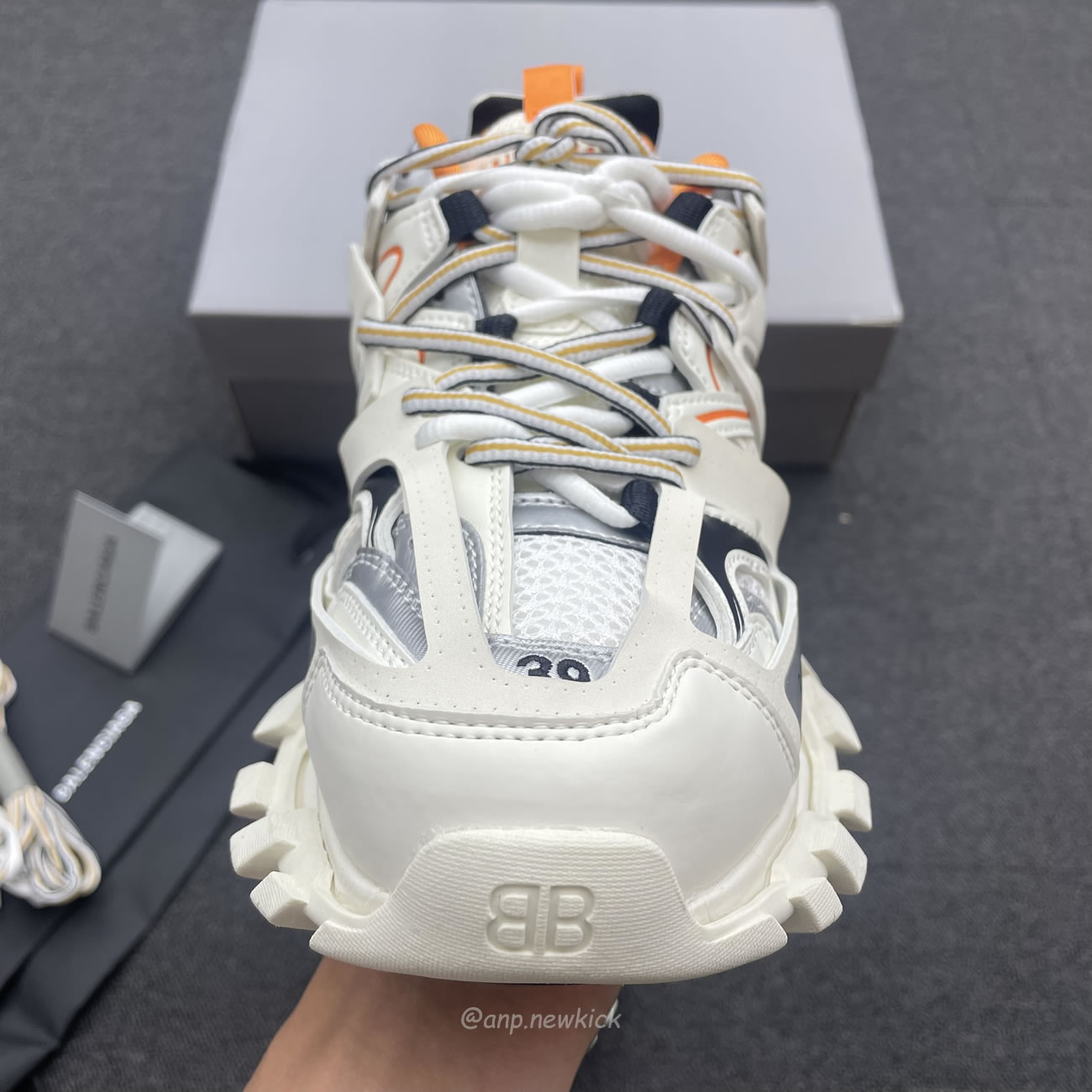 Balenciaga Track White Orange Womens 542436 W1gb1 9059 (7) - newkick.vip